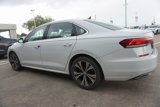 Used 2022 Volkswagen Passat 2.0T SE image 4
