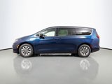 New 2025 Chrysler Pacifica Select image 4