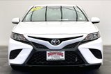 Used 2020 Toyota Camry SE image 2