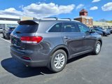 Used 2017 Kia Sorento LX w/ LX Convenience Package image 6