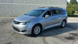 Used 2017 Chrysler Pacifica Touring-L image 2