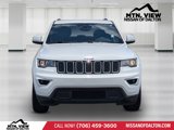 Used 2017 Jeep Grand Cherokee Laredo w/ Quick Order Package 2BE image 2