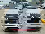 Used 2023 Mitsubishi Outlander SE image 2