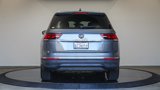 Used 2022 Volkswagen Tiguan SE image 3