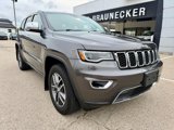Used 2017 Jeep Grand Cherokee Limited w/ Luxury Group II image 3