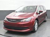 Used 2022 Chrysler Voyager LX image 3
