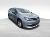 Used 2017 Chrysler Pacifica Touring image 3