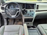 Used 2017 Toyota Sienna XLE image 6