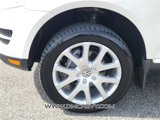 Used 2010 Volkswagen Touareg TDI image 3