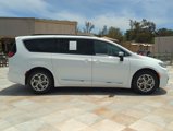 Used 2023 Chrysler Pacifica Limited image 4