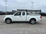 Used 2021 Nissan Frontier SV image 2
