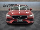 Used 2019 Volvo S60 T5 Momentum w/ Premium Package image 2