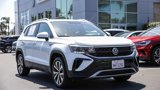Certified 2022 Volkswagen Taos SE w/ Panoramic Sunroof Package image 5