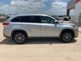 Used 2019 Toyota Highlander XLE image 2