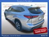 Used 2020 Toyota Highlander XLE image 3