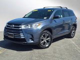 Used 2017 Toyota Highlander LE image 3