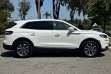 Used 2023 Lincoln Nautilus AWD image 3