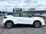 Used 2021 Nissan Kicks SV image 2