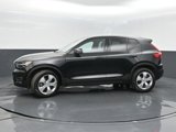 Used 2022 Volvo XC40 T5 Momentum image 4