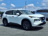 Used 2023 Nissan Rogue S image 2
