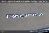 Used 2023 Chrysler Pacifica Touring-L image 6