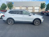 Used 2018 Volkswagen Tiguan SE w/ Panoramic Sunroof Package image 4