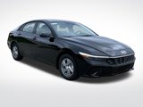 New 2025 Hyundai Elantra SE image 3
