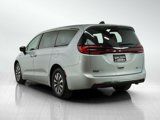 Used 2023 Chrysler Pacifica Touring-L image 4