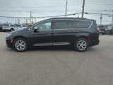 Certified 2023 Chrysler Pacifica Limited image 2