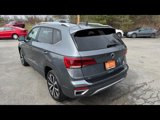 Certified 2022 Volkswagen Taos SE image 5