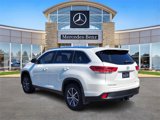 Used 2019 Toyota Highlander XLE image 3