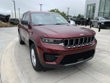 Used 2023 Jeep Grand Cherokee Laredo w/ Luxury Tech Group I image 3
