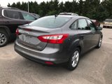 Used 2013 Ford Focus SE w/ SE Winter Pkg image 2