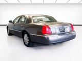 Used 2004 Lincoln Town Car Ultimate image 6