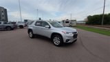 Used 2018 Chevrolet Traverse LT image 2