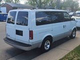 Used 2000 GMC Safari AWD w/ Sle Marketing Option Pkg 2 image 5