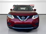Used 2016 Nissan Rogue SV image 2