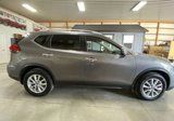 Used 2017 Nissan Rogue SV w/ SV Premium Package image 5