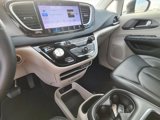 Used 2023 Chrysler Pacifica Touring-L image 6