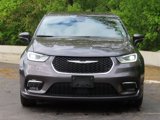 Used 2023 Chrysler Pacifica Touring-L image 4