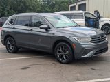 Used 2022 Volkswagen Tiguan SE image 2