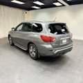 Used 2018 Nissan Pathfinder SL image 3