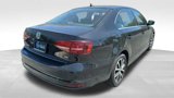 Used 2017 Volkswagen Jetta SE image 5