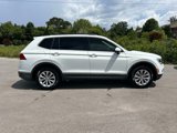 Used 2018 Volkswagen Tiguan SE w/ Panoramic Sunroof Package image 2