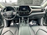 Used 2020 Toyota Highlander XLE image 3