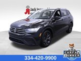 Certified 2022 Volkswagen Tiguan SE image 2