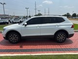 Used 2021 Volkswagen Tiguan SE w/ Panoramic Sunroof Package image 2