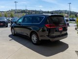 Used 2022 Chrysler Pacifica Touring-L image 5