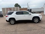 Used 2021 Chevrolet Traverse LT image 3