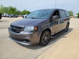 Used 2016 Dodge Grand Caravan SE image 2